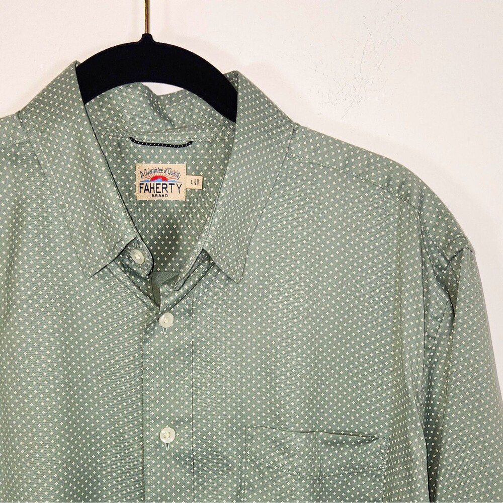 Faherty Men's Green Geometric Short Sleeve Button-Up Shirt Pockets L MWS2330